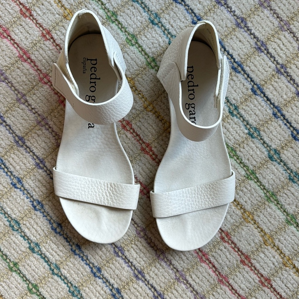 Pedro Garcia bone colored sandal size 37.5